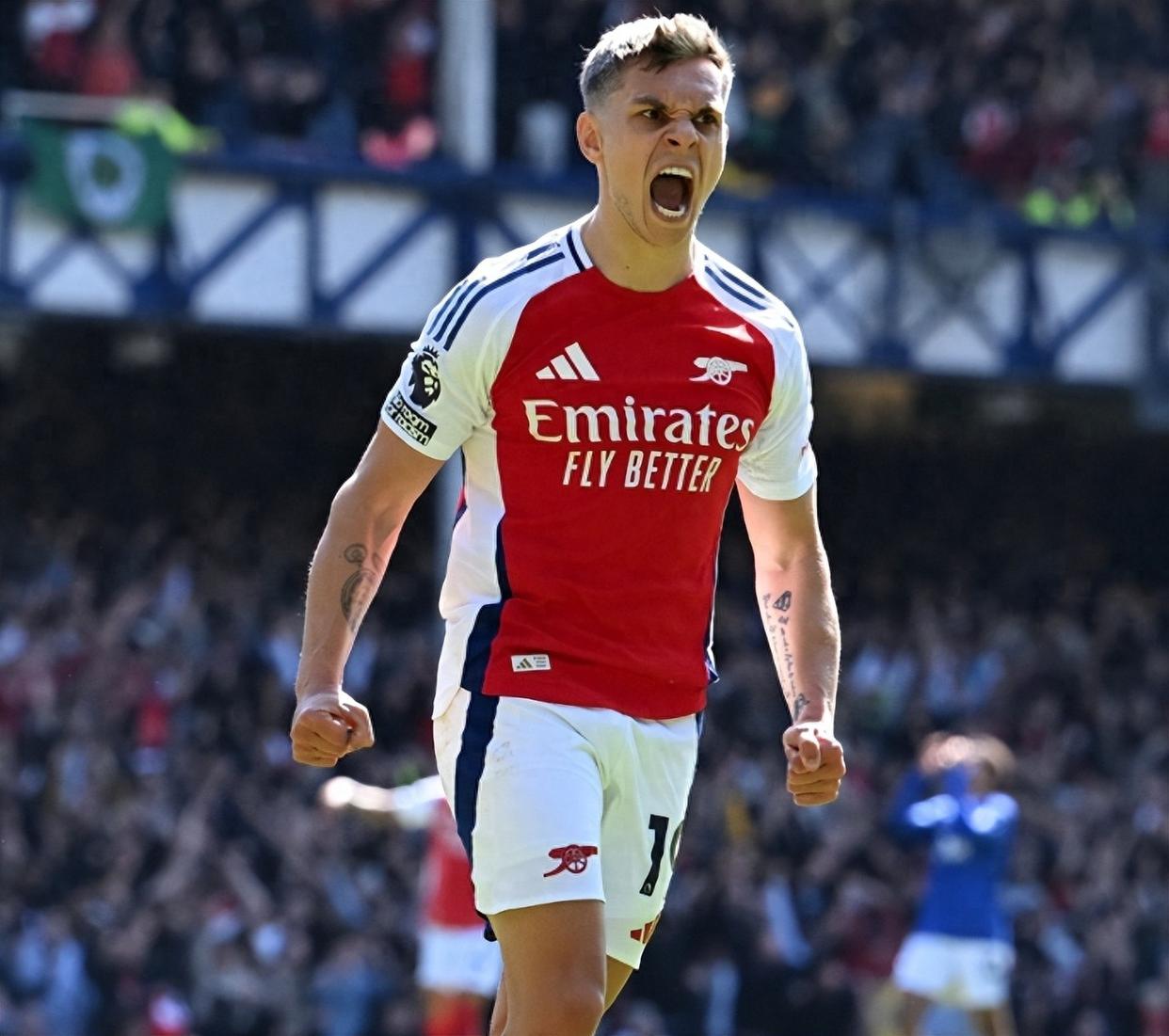 龙赛罗：阿隆索曾说皇马要踢摇滚足球，现在既不摇滚也无节奏（龙赛罗：阿隆索曾称皇马要踢摇滚风，如今既不摇滚也没节奏）