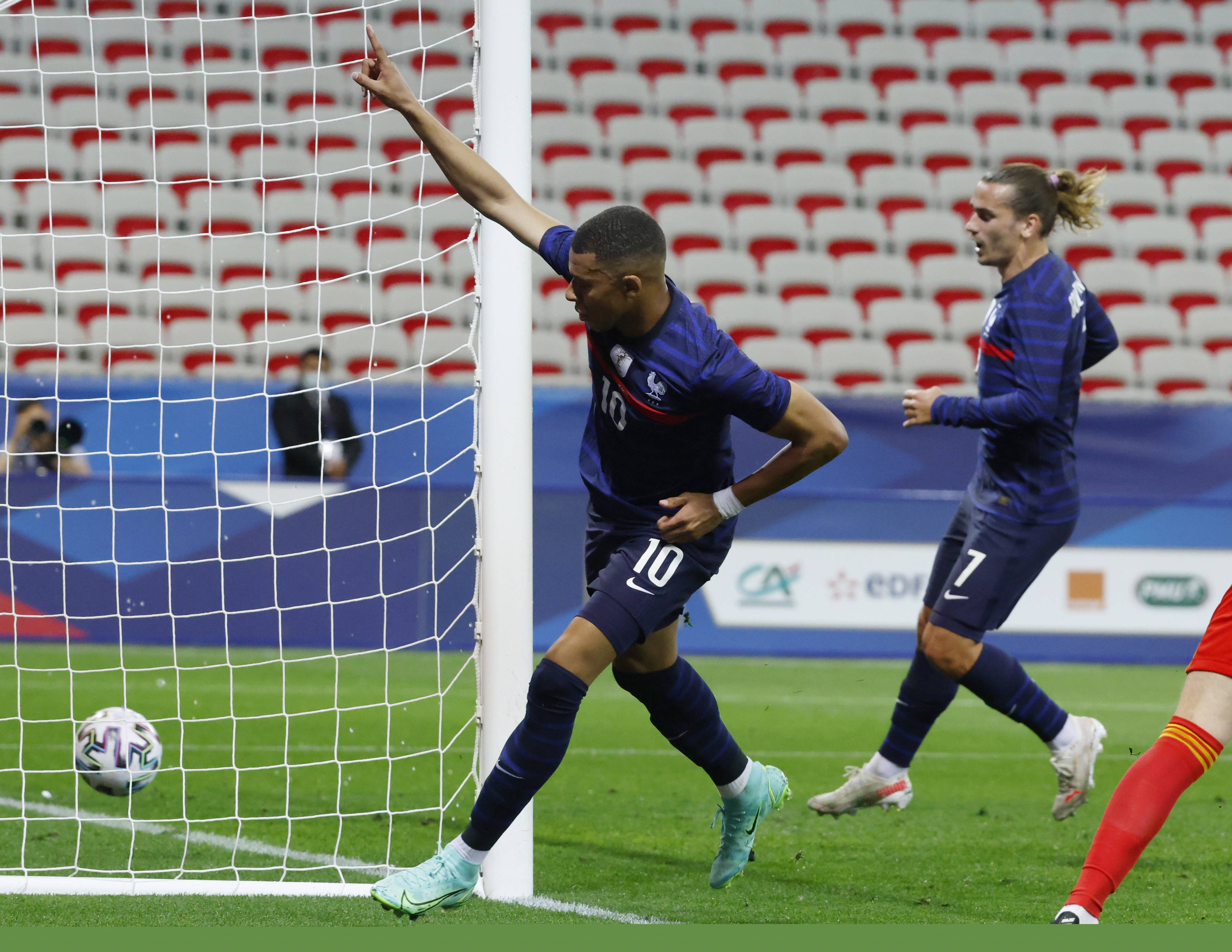 斯帕莱蒂：布雷默和鲁加尼都会被征召，但不好说能否出场（斯帕莱蒂：布雷默、鲁加尼入选名单，能否出场仍存疑）