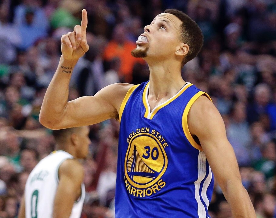 手感爆棚！穆雷半场11中9得到23分4助攻（火力全开！穆雷半场11投9中轰下23分4助攻）