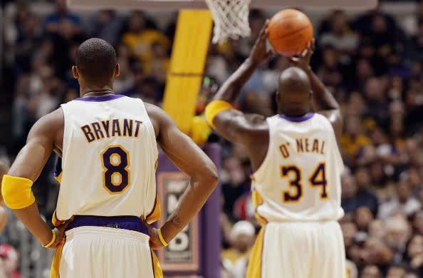 莱奥：我正在学习踢中锋，球队在场内场外都在帮助我（莱奥：正适应中锋角色，全队在场上场下给予支持）