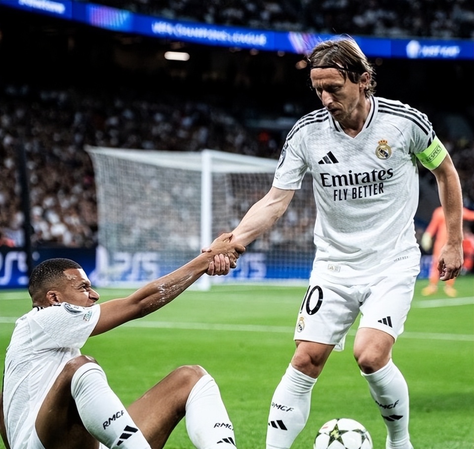 韩足晚报（2025.11.30）大邱FC悲情降入K2联赛（韩足晚报（2025.11.30）：大邱FC遗憾降级至K2联赛）