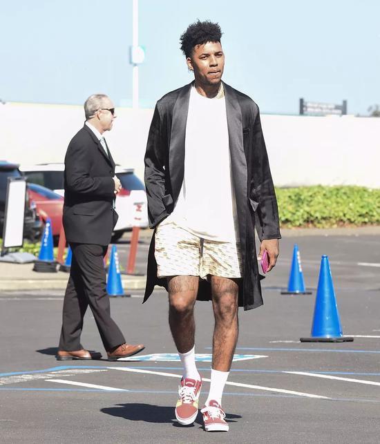 多特蒙德2-2博德闪耀，布兰特双响，阿里萨米、海于格建功（多特蒙德2-2战平博德，布兰特梅开二度，阿里萨米与海于格各入一球）