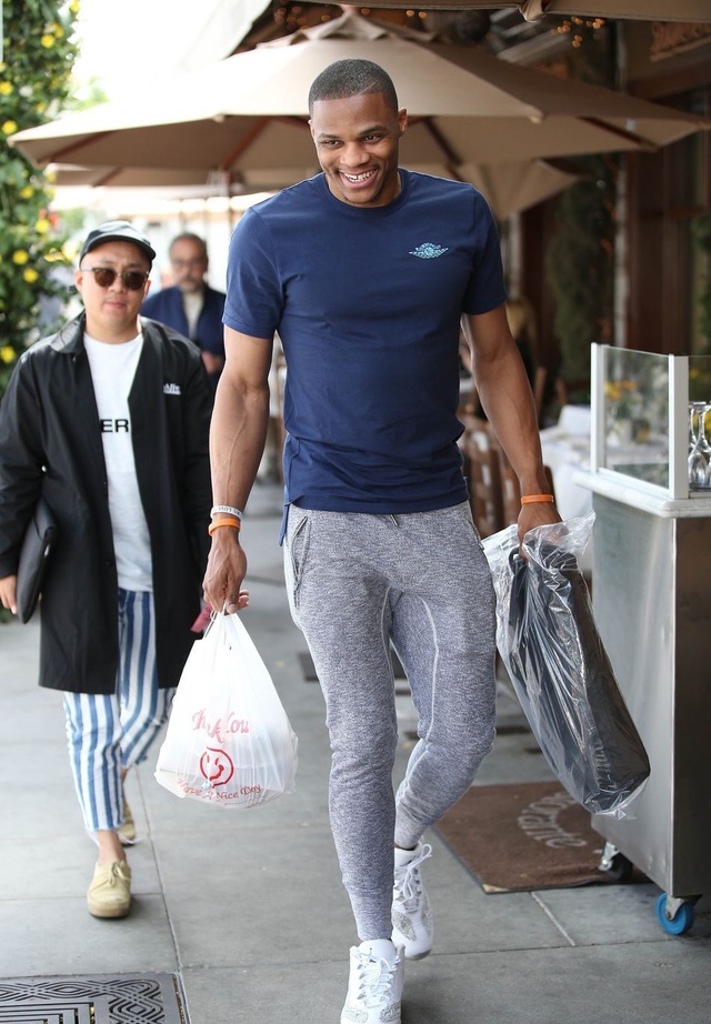 FIFPRO女足年度最佳11人：拉索、邦马蒂领衔，英格兰6人入围（FIFPRO女足年度最佳阵容出炉：邦马蒂、拉索领衔，英格兰6将上榜）