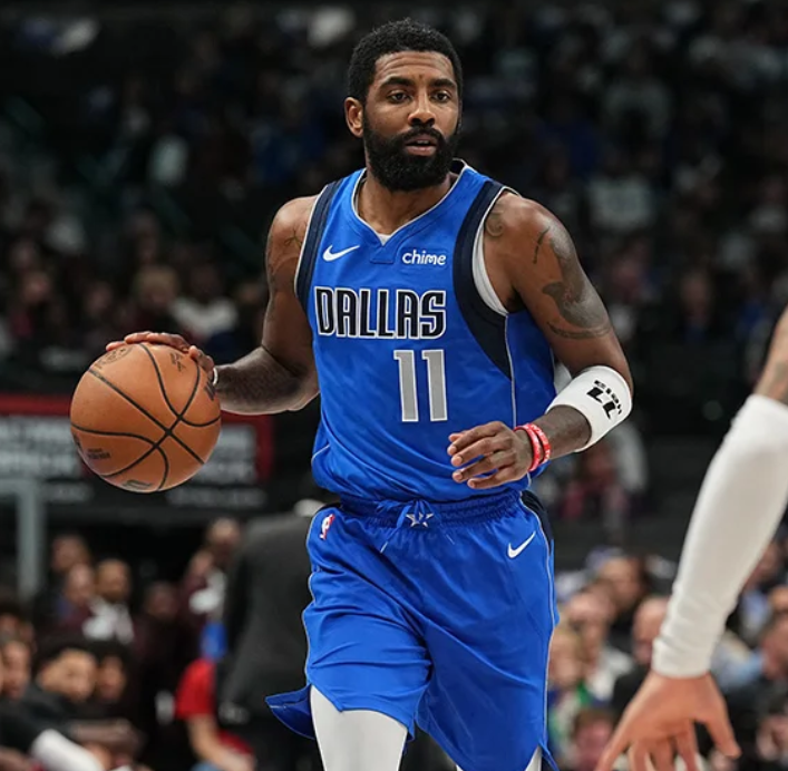 父亲：圣地亚哥从未讨论过离开的可能性，他在米兰很开心（父亲：圣地亚哥无意离队，他在米兰过得很快乐）