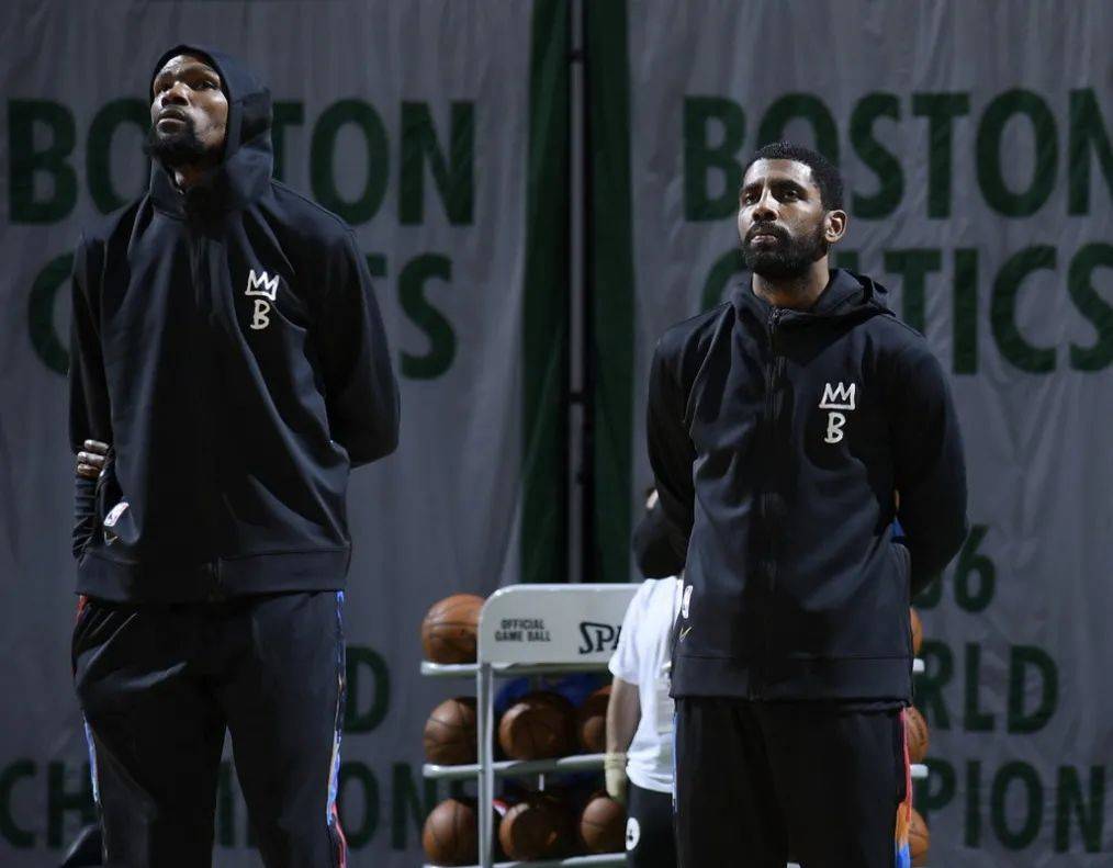 太阳报：C罗日收入48.8万英镑，与摩根采访时戴的手表值110万英镑（太阳报：C罗日薪48.8万英镑，摩根专访所戴腕表价值110万英镑）