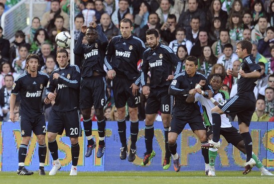 替补发威！勇士今天首发仅有1人得分上双，替补却有4人（板凳成关键！勇士首发仅一人上双，替补四人得分上双）