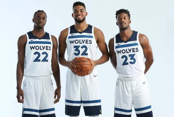 点球大战十人温哥华白浪6-5洛杉矶晋级四强，孙兴慜双响+失点（点球定胜负，十人温哥华白浪6-5淘汰洛杉矶进四强，孙兴慜梅开二度仍失点）